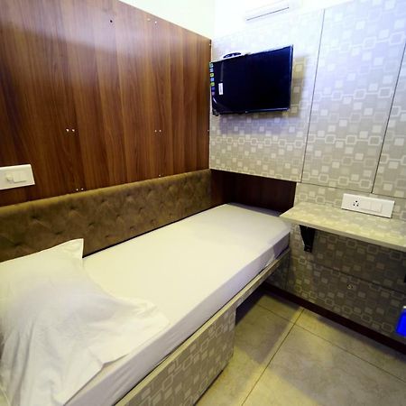 Bedspace- Capsule Ac Hotel Mangalore Buitenkant foto