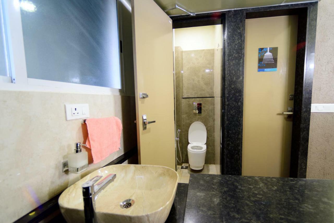 Bedspace- Capsule Ac Hotel Mangalore Buitenkant foto