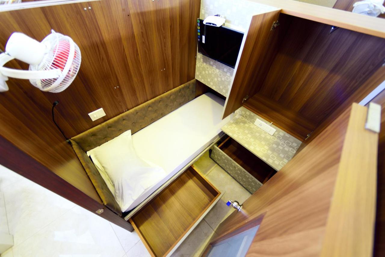 Bedspace- Capsule Ac Hotel Mangalore Buitenkant foto